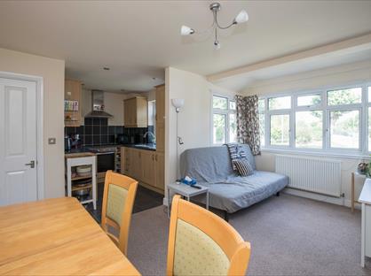 1 Bed Flat, Rosewood, GU22