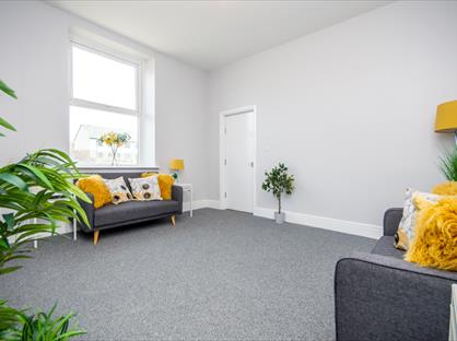 1 Bed Flat, Rochdale Road, OL13