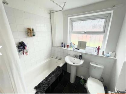 3 Bed Terraced House, St John's Close, LS6
