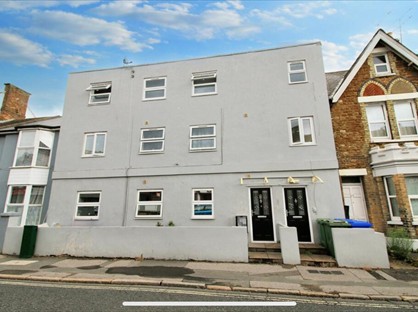 1 Bed Flat, Grosvenor Road, GU11