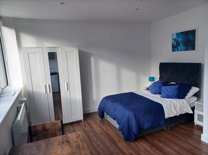 Studio Flat, Tontine Street, ST1