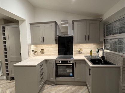 2 Bed End Terrace, Roadside, CH3