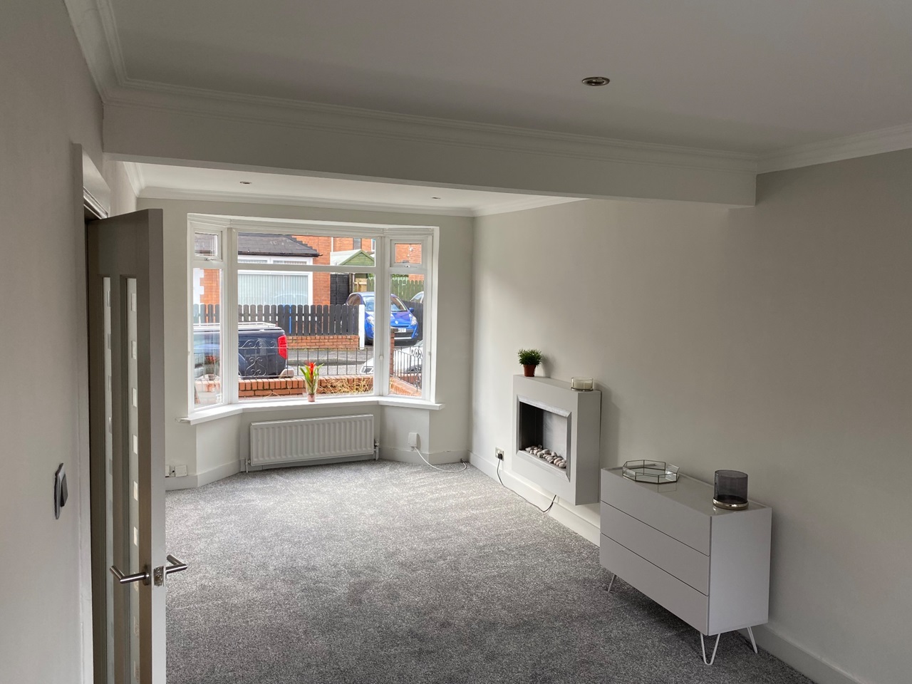 3 Bed Semi-Detached House, Loopland Drive, BT6 photo 2
