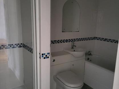 1 Bed Flat, Manor House Lane, SL3