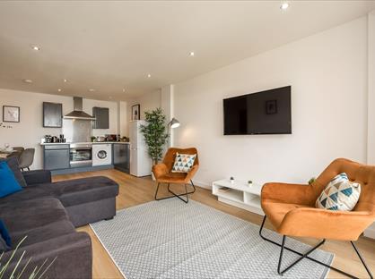 2 Bed Flat, The Reach, L3