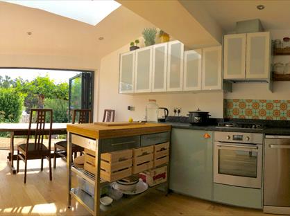 4 Bed Semi-Detached House, Post Horn Lane, RH18