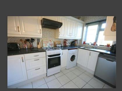 3 Bed Terraced House, Saville Crescent, TW15