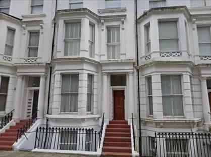 2 Bed Semi-Detached House, Hatherley Grove, W2