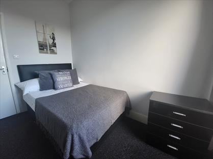 Room in a Shared House, Doncaster Road, S70