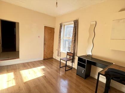 3 Bed Flat, Dunstable Road, LU1