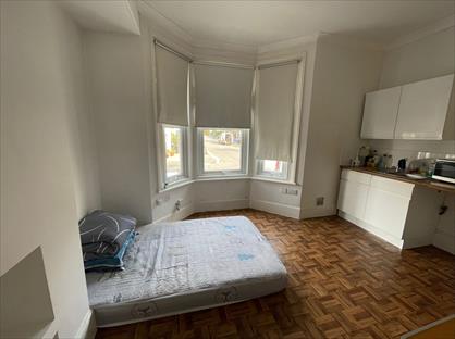 Studio Flat, Temple Road, CR0