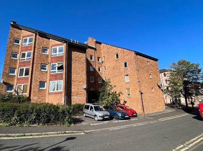2 Bed Flat, New Arthur Place, EH8