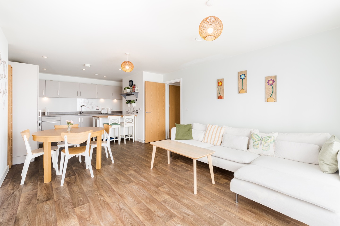 2 Bed Flat, Roosevelt, B15 photo 4