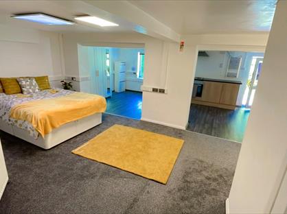 Studio Flat, Abbs Cross Lane, RM12