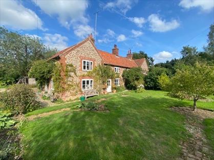 4 Bed Semi-Detached House, Colemans Cottage, NR24