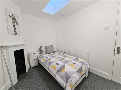 Room in a Shared House, High Street, GL50