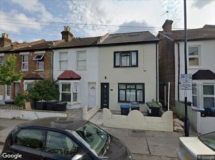 Room in a Shared House, Woodcroft Road, CR7