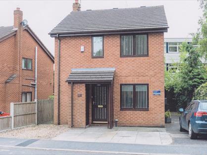 1 Bed Flat, Station Approach, L39