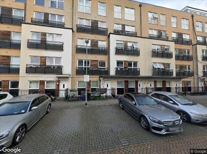 2 Bed Flat, Lanadron Close, TW7
