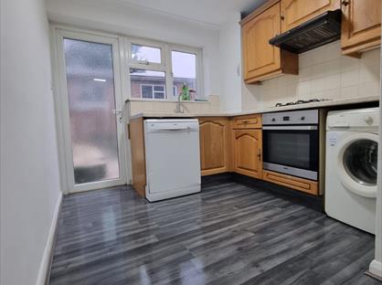 4 Bed Terraced House, Allison Close, EN9