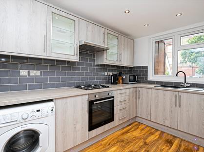 3 Bed Terraced House, Celandine Way, E15