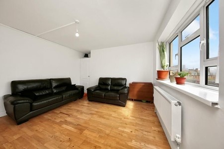 3 Bed Flat, Richard Neale House, E1 photo 4