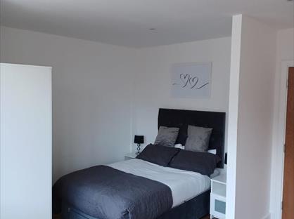 Studio Flat, Tontine Street, ST1