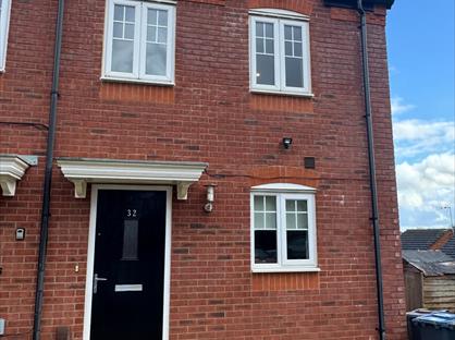 3 Bed Semi-Detached House, Caban Close, B31