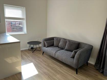 2 Bed Flat, Highbury Court, LS6