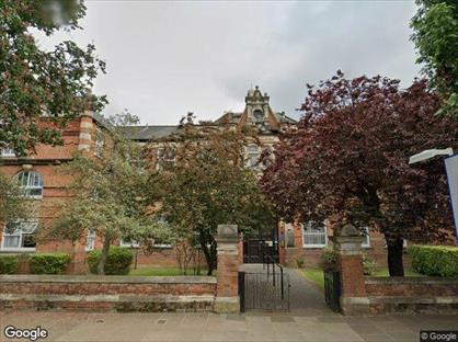 1 Bed Flat, Bishop Court, TW9