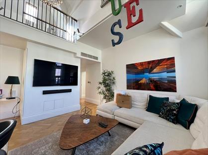 2 Bed Flat, Beaver Building, W1D