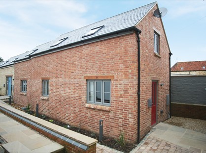 1 Bed Semi-Detached House, Towbury Lane, NN12