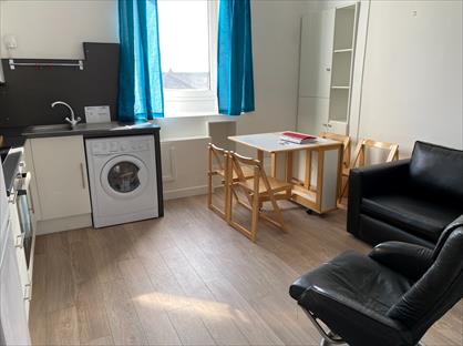 2 Bed Flat, Elmbank Road, AB24