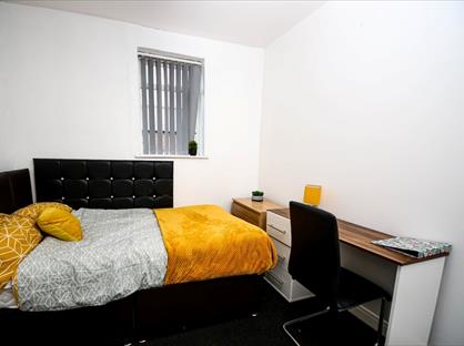 Room in a Shared House, Romney Street, M6