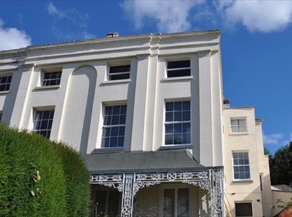 2 Bed Flat, Lark Hill, WR5