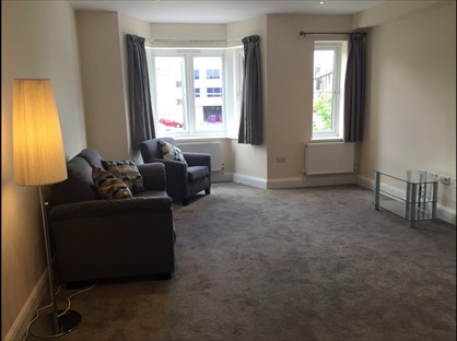 1 Bed Flat, Durham Road, SW20