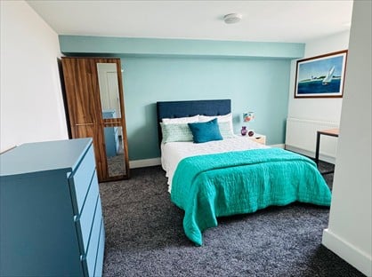 Bedsit, Hunters Lane, L15