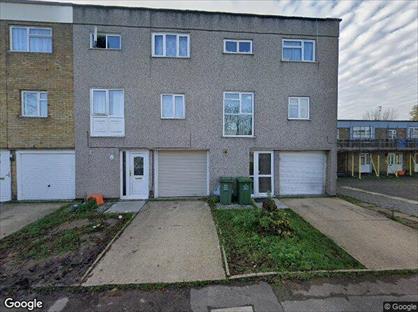 4 Bed Semi-Detached House, Roodegate, SS14