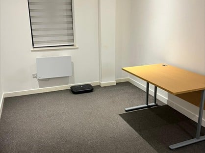 Room in a Shared Flat, Rose Court, GU11