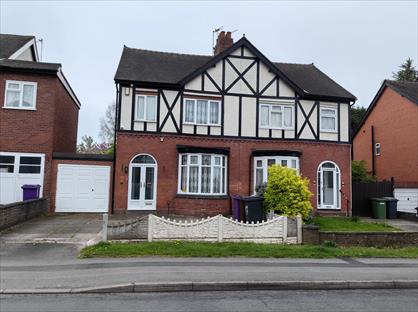 3 Bed Semi-Detached House, St. Philips Avenue, WV3