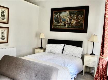 Studio Flat, Blandford Street, W1U