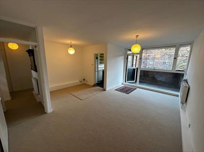 3 Bed Maisonette, Repton House, SW1V