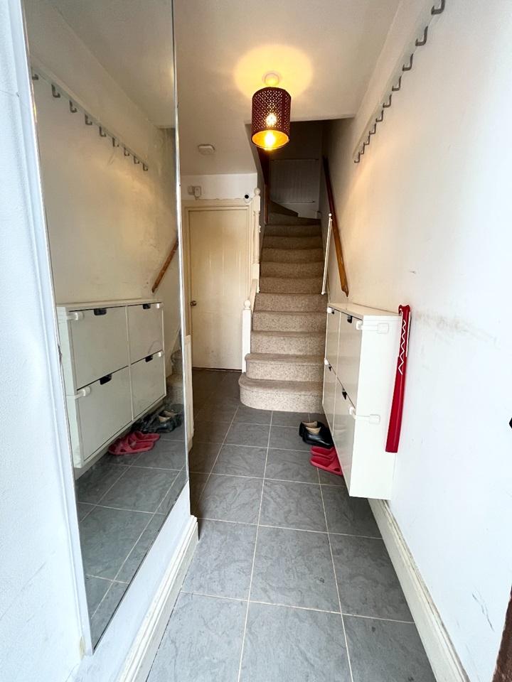 London 3 Bed Terraced House, Henfield Road, SW19 To Rent Now for £