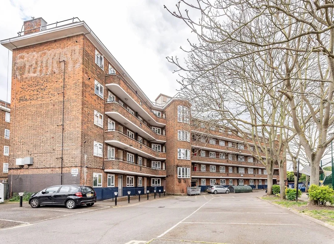 london-3-bed-flat-darlington-house-sw8-to-rent-now-for-2-850-00-p-m