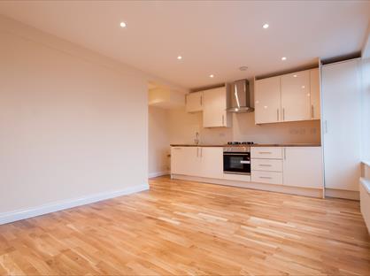 1 Bed Flat, Carlton Parade, BR6