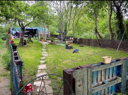 2 Bed Flat, Dockwell Close, TW14