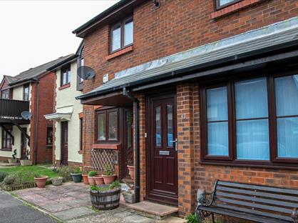 3 Bed Semi-Detached House, Vallis Close, BH15