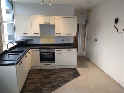 2 Bed Flat, Ravenscliffe Road, ST7