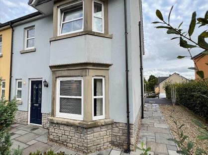 4 Bed Semi-Detached House, Coed Y Neuadd, SA31