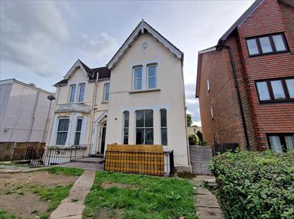 2 Bed Flat, Coombe Road, CR0